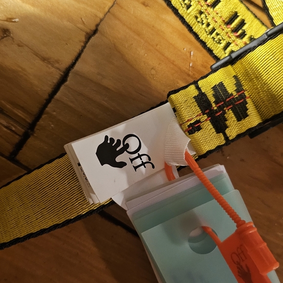 AUTHENTIC OFF-WHITE LONG BELTW/TAGS - Picture 3 of 3